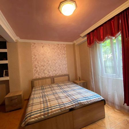 Anna Hostel 코불레티 외부 사진