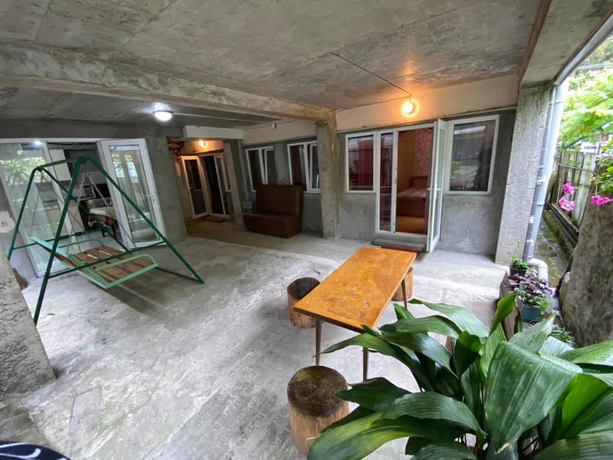 Anna Hostel 코불레티 외부 사진