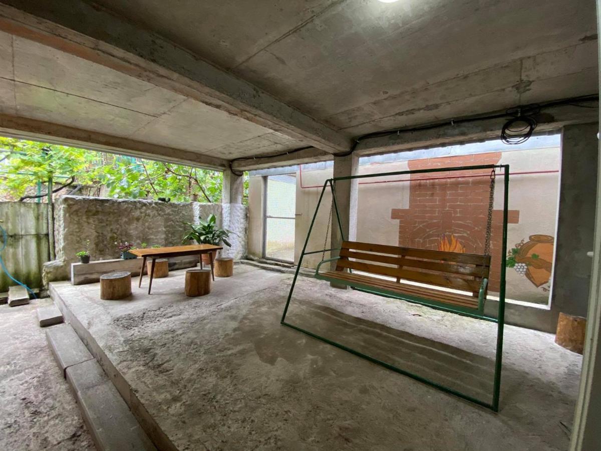 Anna Hostel 코불레티 외부 사진