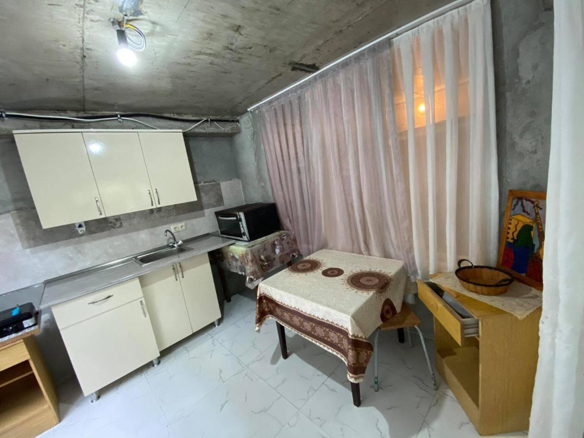 Anna Hostel 코불레티 외부 사진