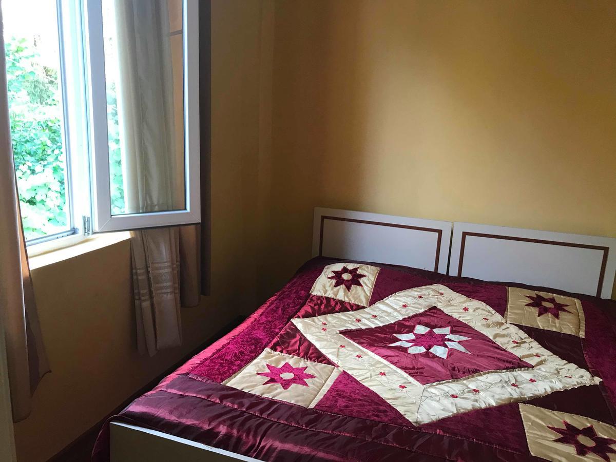 Anna Hostel 코불레티 외부 사진