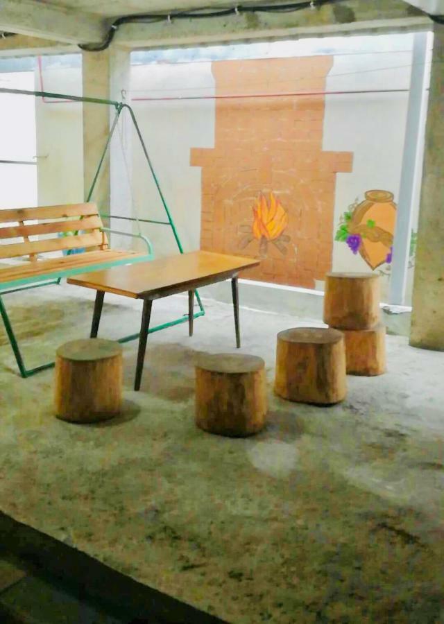 Anna Hostel 코불레티 외부 사진