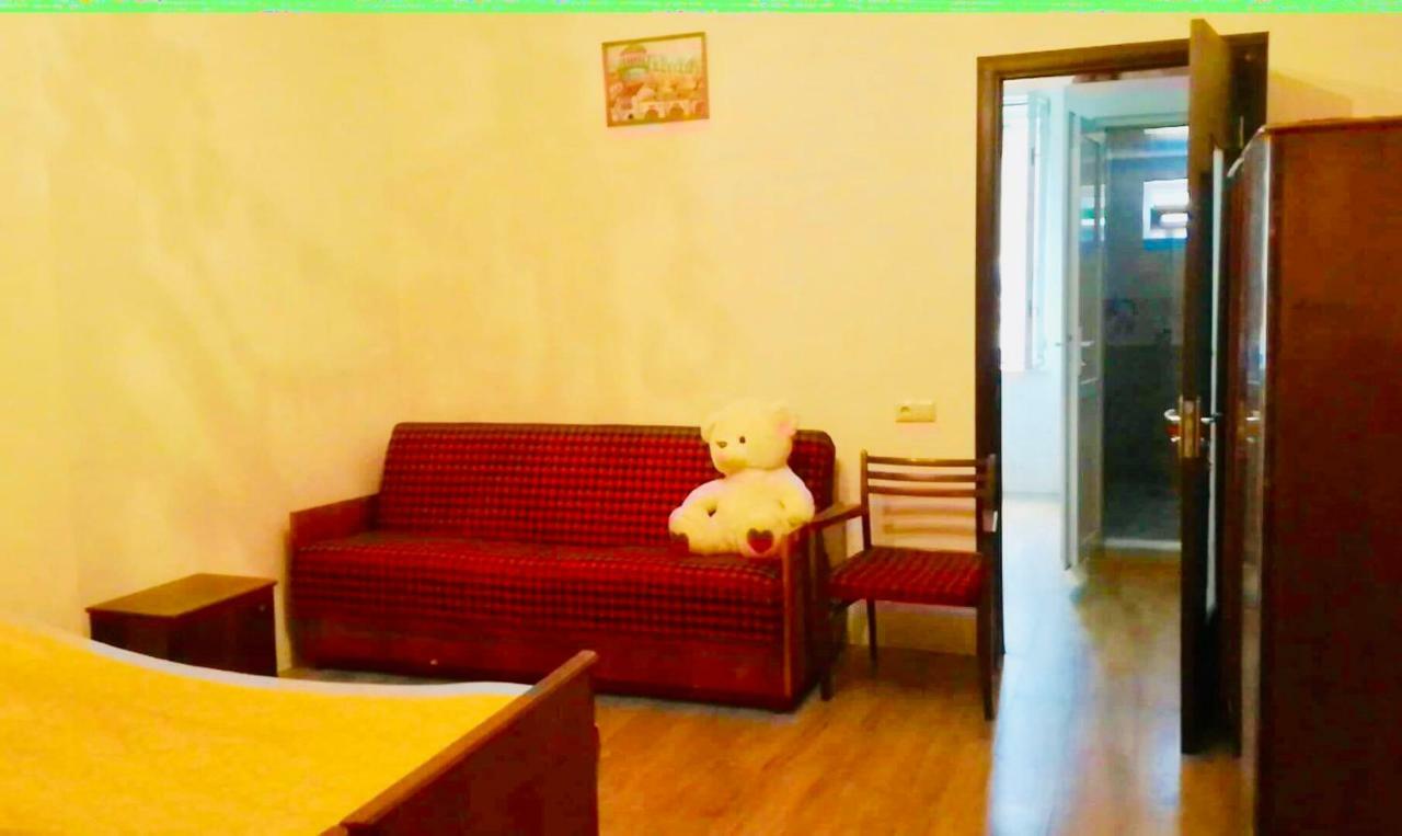 Anna Hostel 코불레티 외부 사진